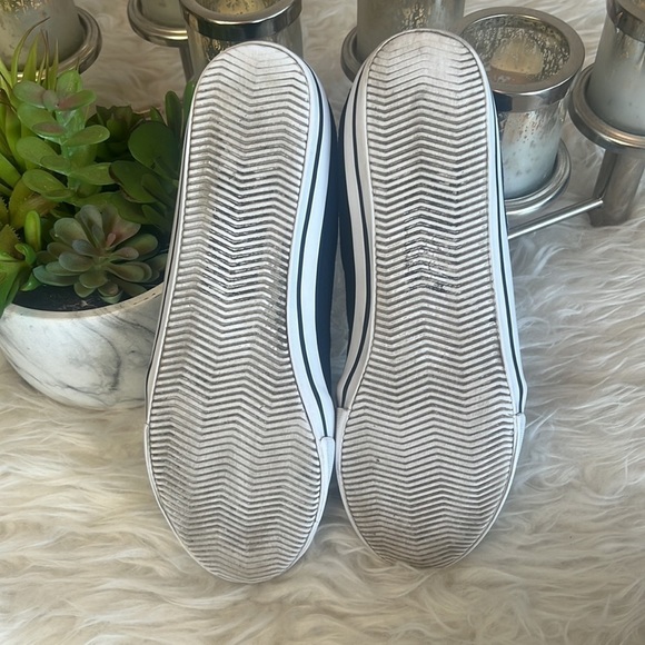 Tommy Hilfiger Black & White Initials Lucey Sneaker Size 8.5 - Picture 6 of 12